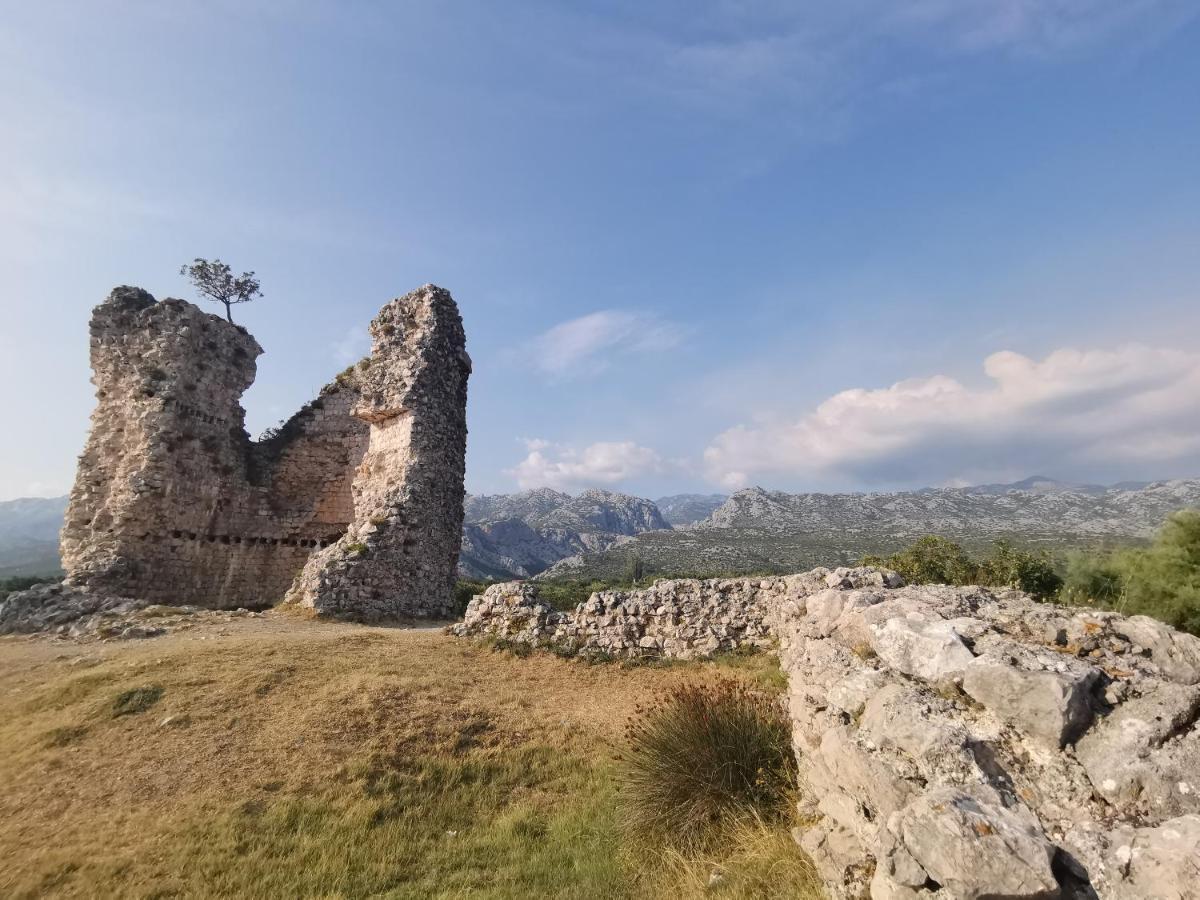 Old Town Paklenica Apartman Stari Grad Kültér fotó